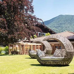 https://adolphine-garden.com-bavaria.com